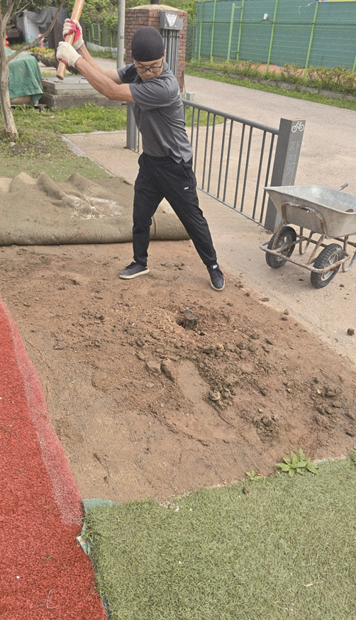 구리시립테니스장 5, 6번 코트 진입로 평탄 작업(2025. 10. 2.)