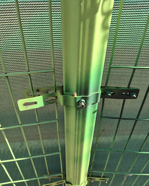 왕숙체육공원 테니스코트 펜스 고정 및 주차장 입구 전정 작업(2025.12.18.)